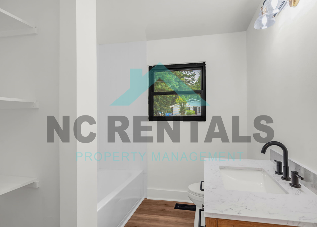 815 Corona St - Photo 7 of 28