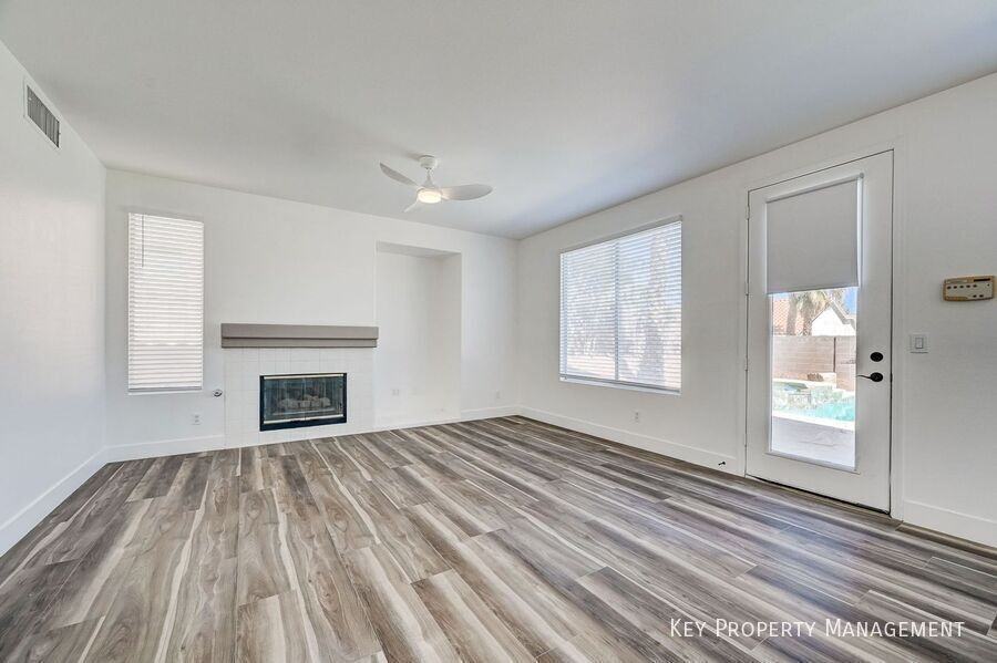 242 Farlin Cir - Photo 4 of 16