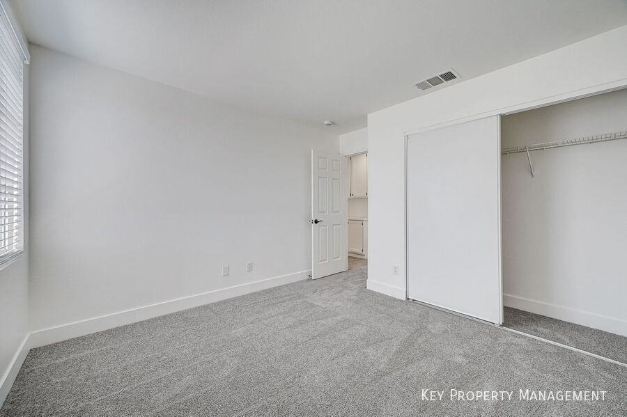 242 Farlin Cir - Photo 7 of 16