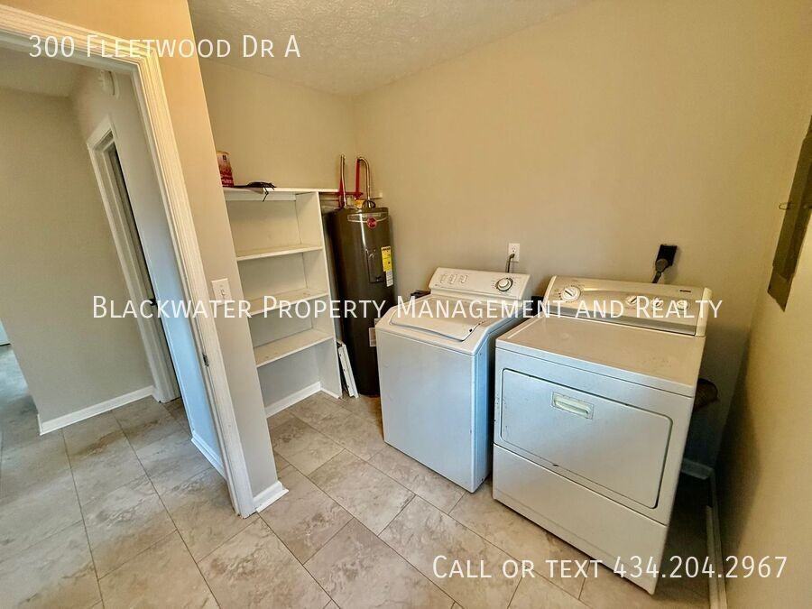 300 Fleetwood Dr - Photo 7 of 8