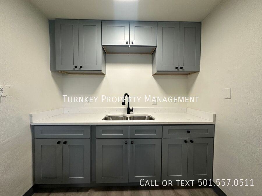 904 W 25th St #2 - Photo 6 of 8