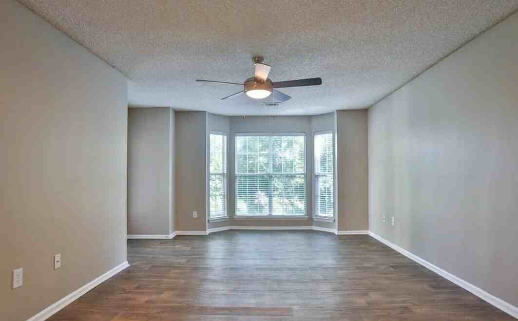 1016 Caledon Ct #1016 - Photo 5 of 6