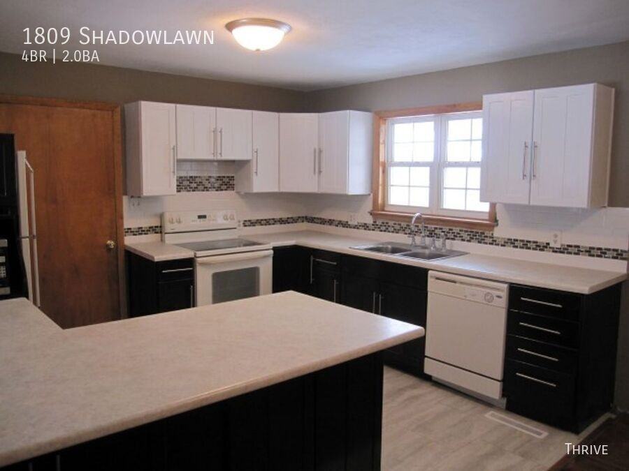 1809 Shadowlawn Dr - Photo 3 of 12