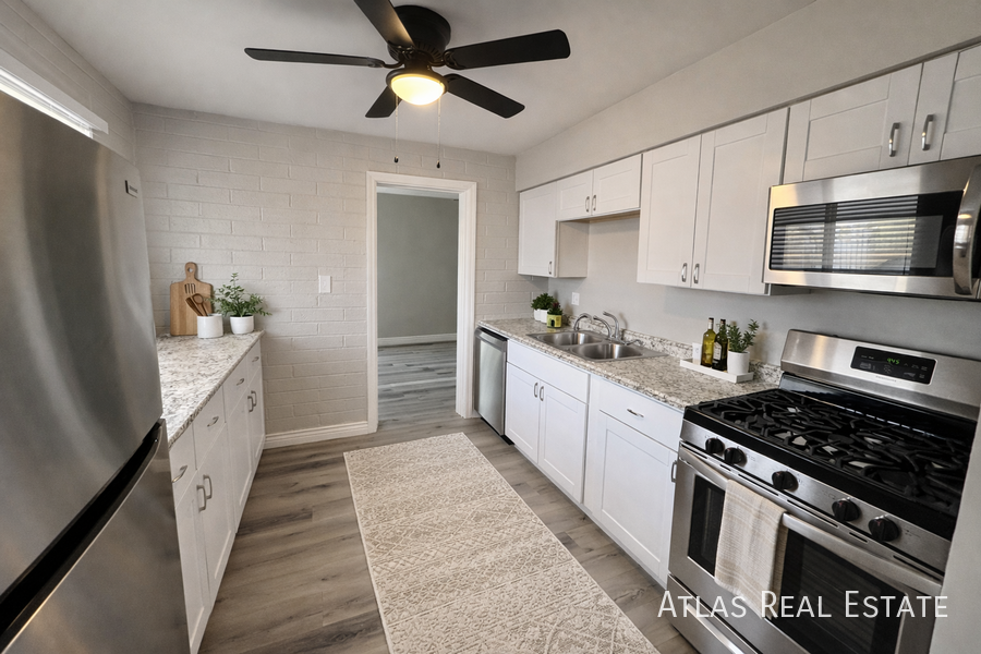 1753 W Brown St - Photo 7 of 17