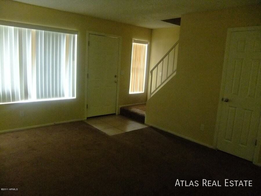 4828 W Orangewood Ave #103 - Photo 5 of 7
