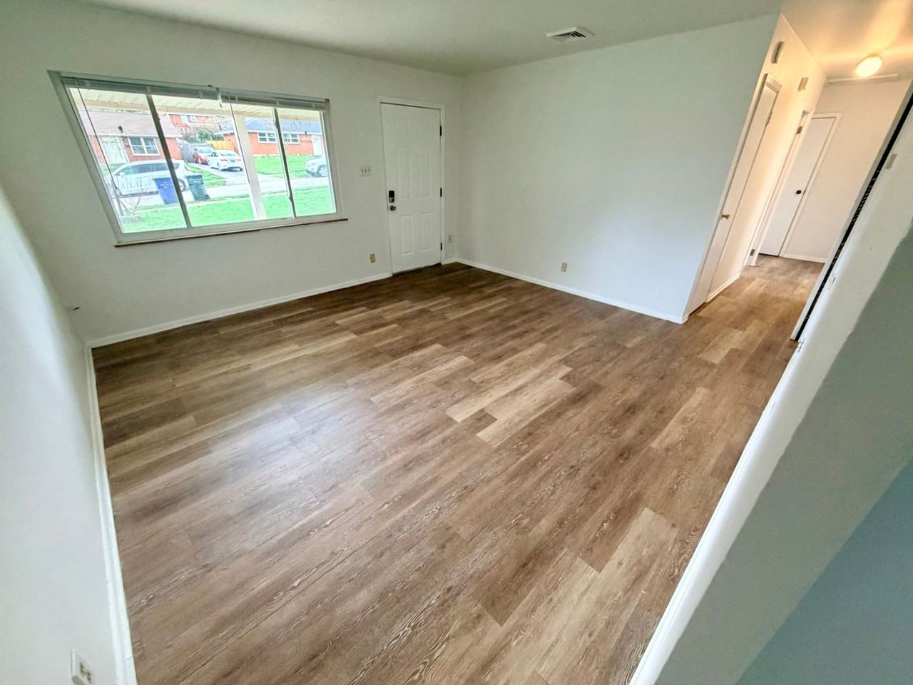 204 Mandalay Rd - Photo 2 of 15