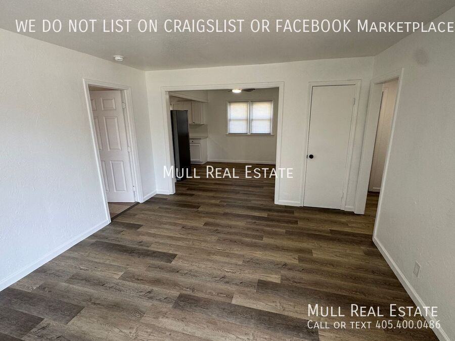 1801 Oxford Way - Photo 4 of 21