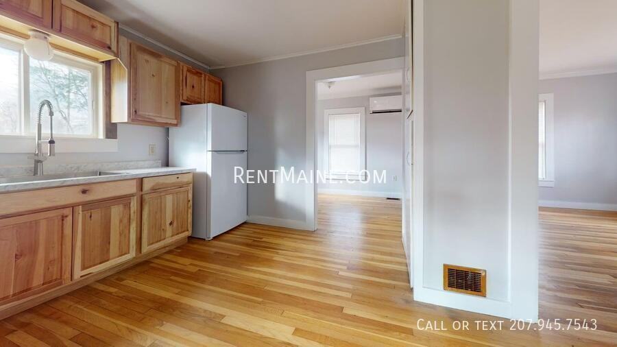 1015 May St - Photo 2 of 16