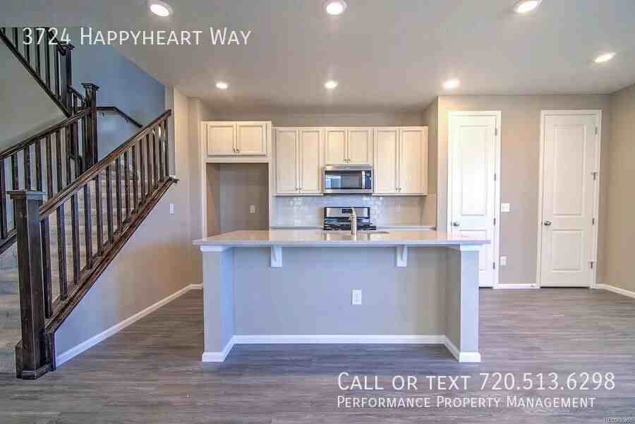 3724 Happyheart Way - Photo 2 of 33