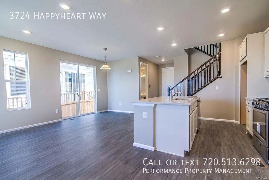 3724 Happyheart Way - Photo 5 of 33