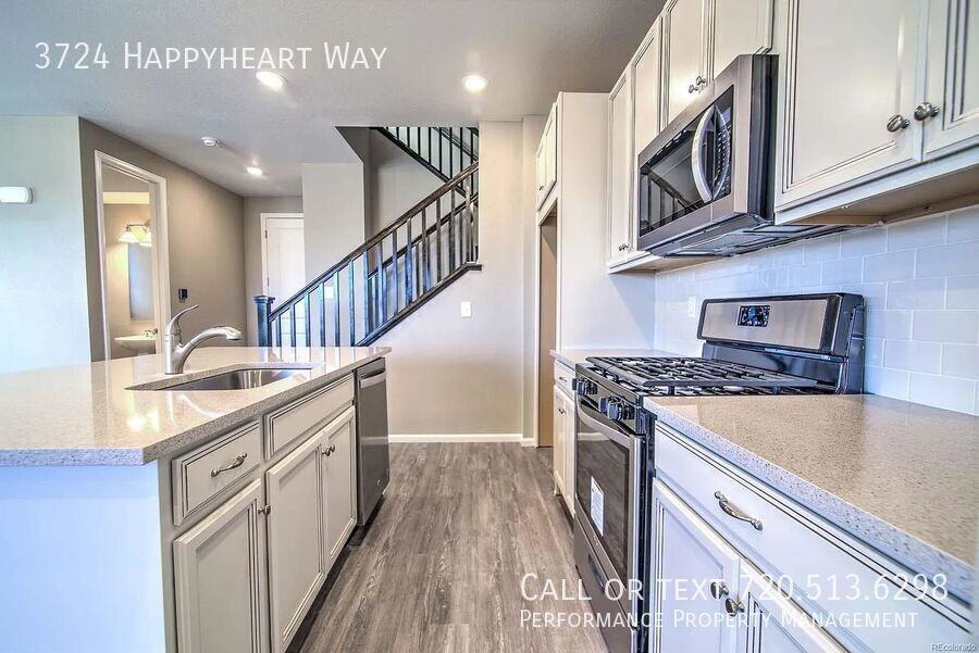 3724 Happyheart Way - Photo 6 of 33