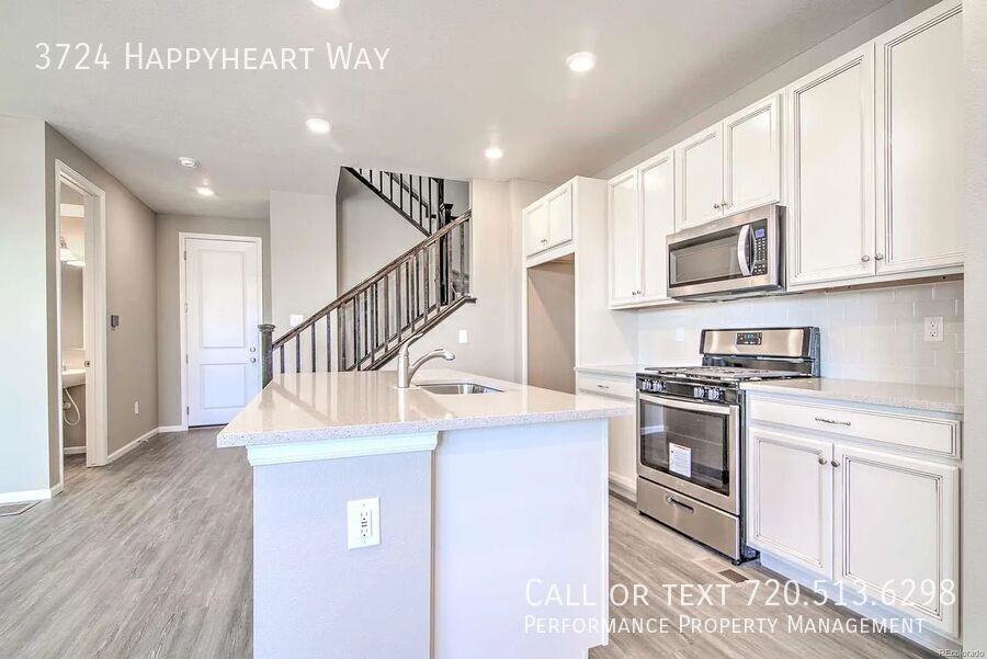 3724 Happyheart Way - Photo 7 of 33