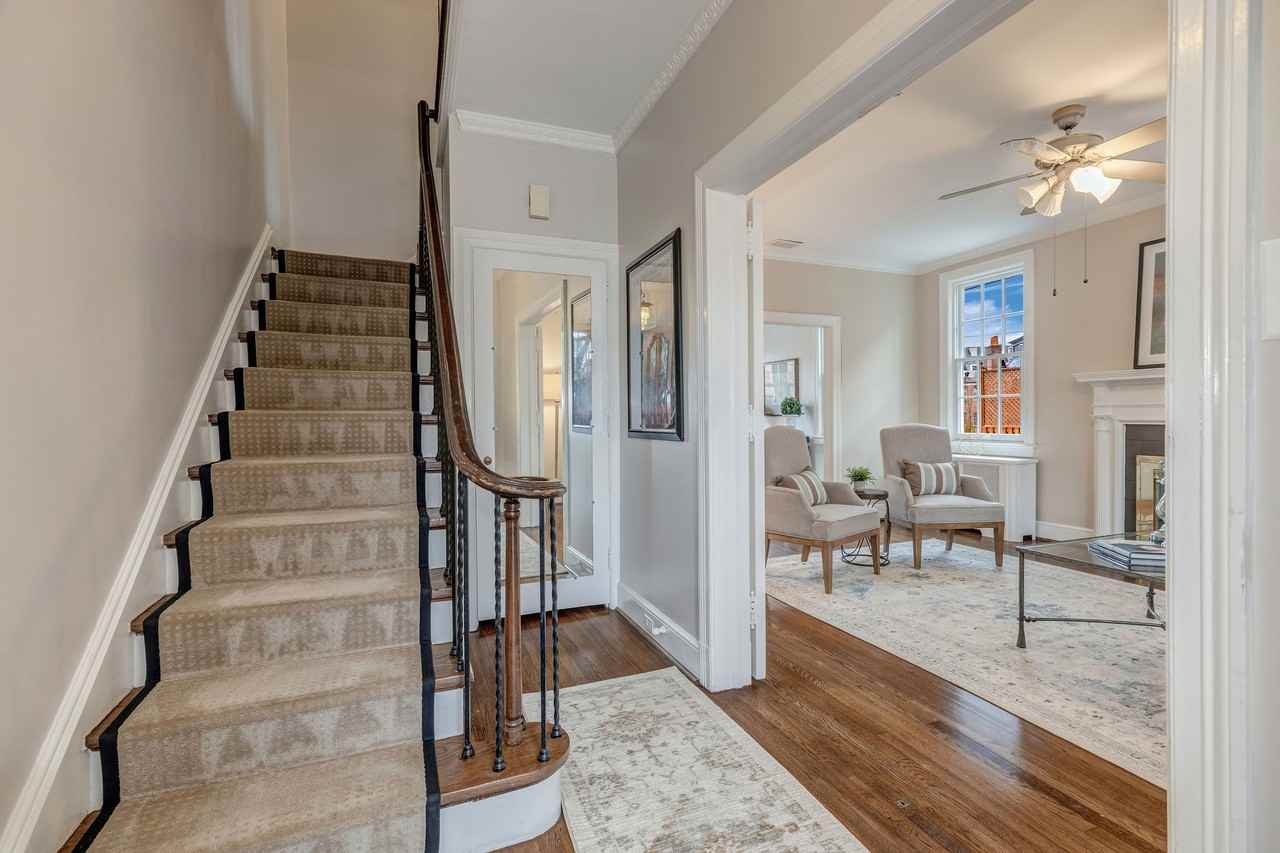 2911 28th St Nw - Photo 3 of 32