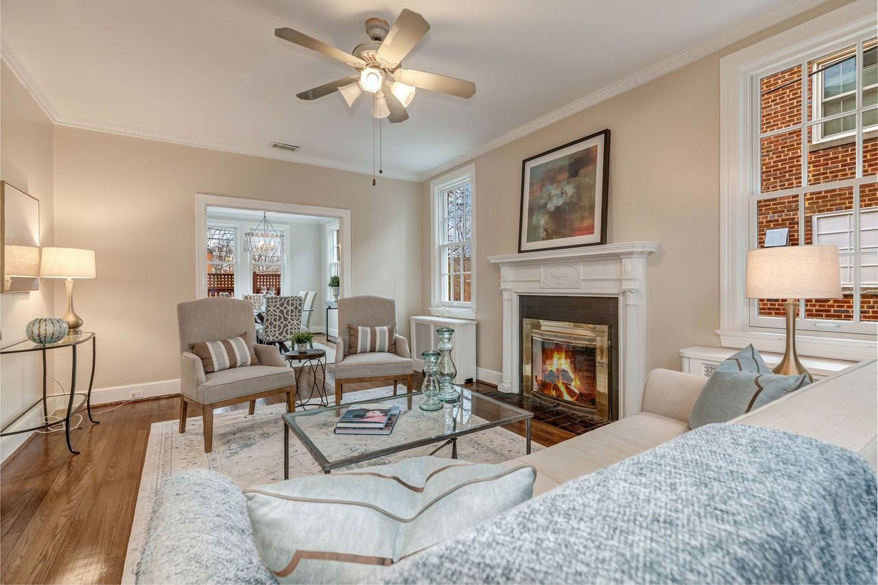 2911 28th St Nw - Photo 4 of 32