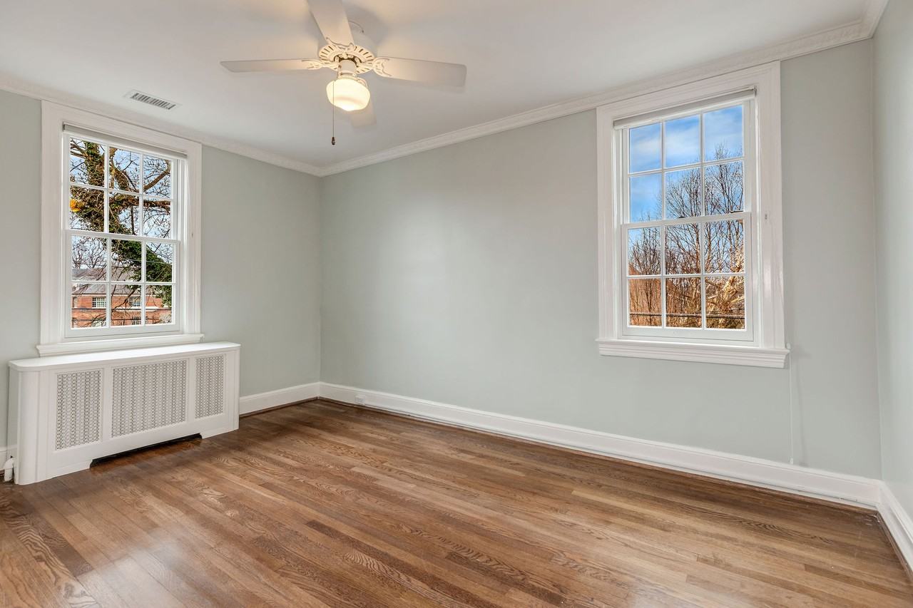 2911 28th St Nw - Photo 6 of 32