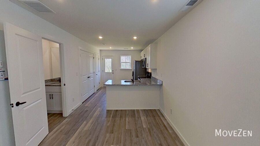 275 Vanderbilt Rd - Photo 6 of 33
