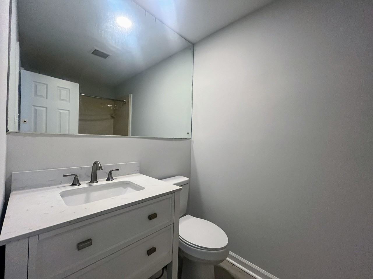 2211 Linde St Nw #1 - Photo 6 of 21