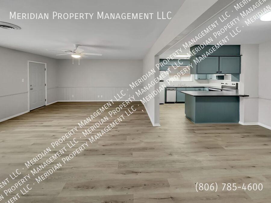 5429 42nd St - Photo 5 of 32