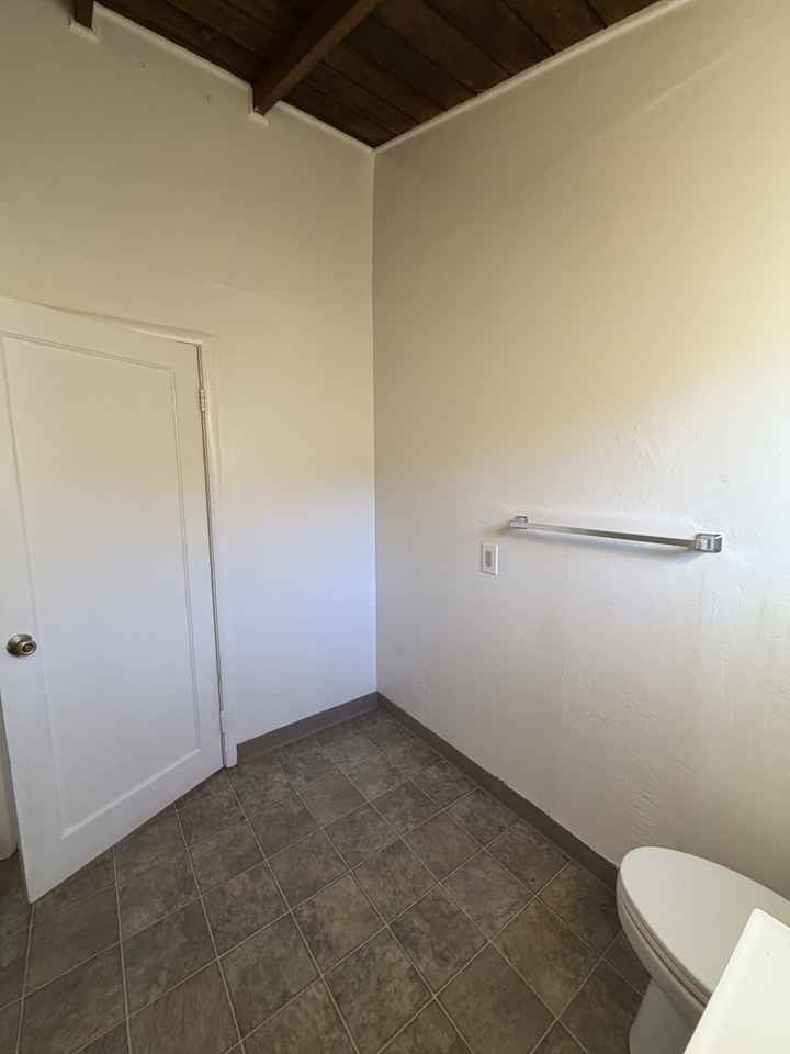 East & Broadway Ave #2 - Photo 5 of 21