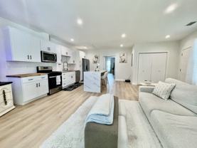 1009 Pinebrook Dr #B - Photo 1 of 1