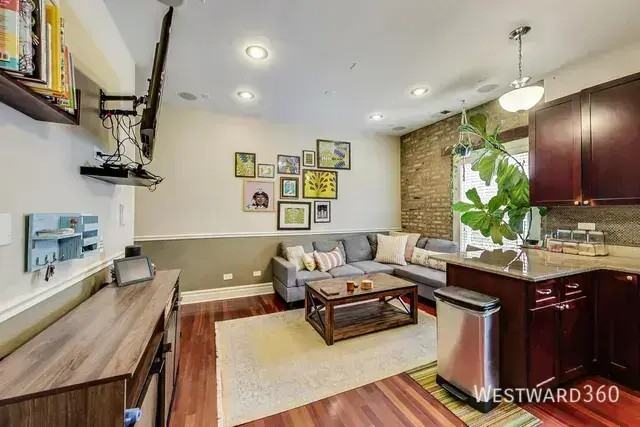 5121 N Kenmore Ave #303 - Photo 4 of 12