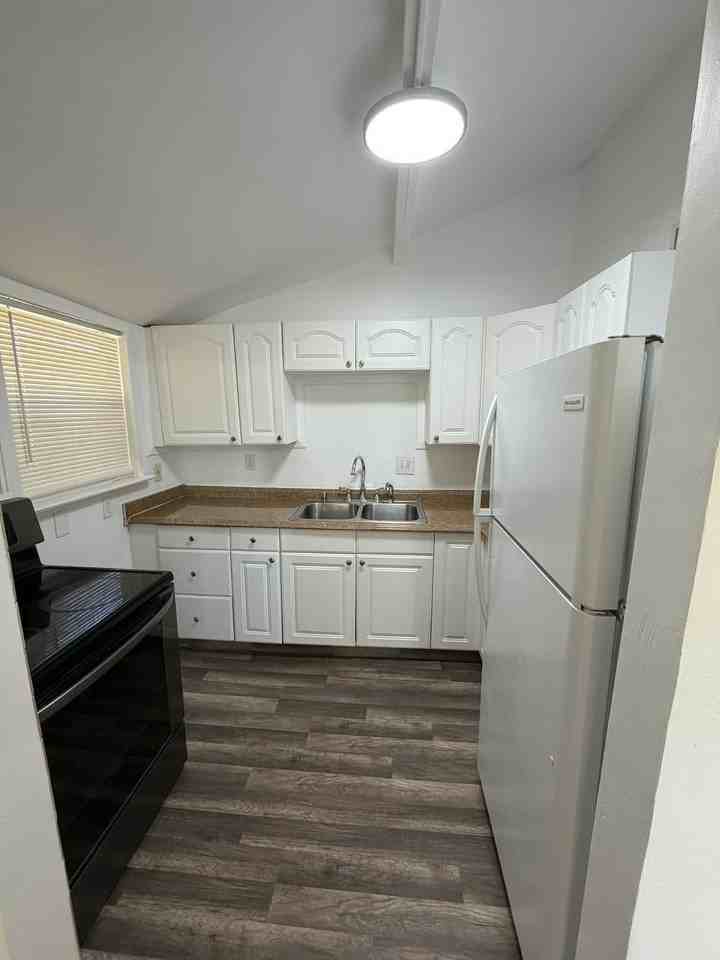 41 N 4th St #A - Photo 3 of 12