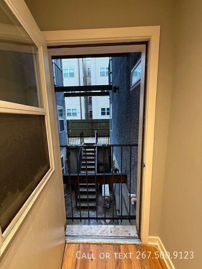 531 N Budd St #1O - Photo 5 of 9