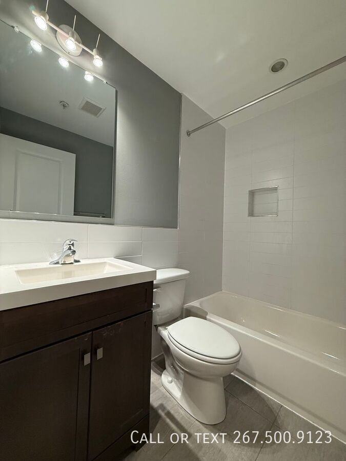 531 N Budd St #1O - Photo 7 of 9