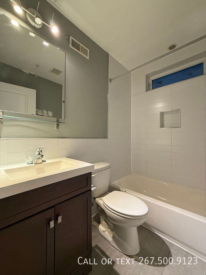 531 N Budd St #1D - Photo 5 of 12