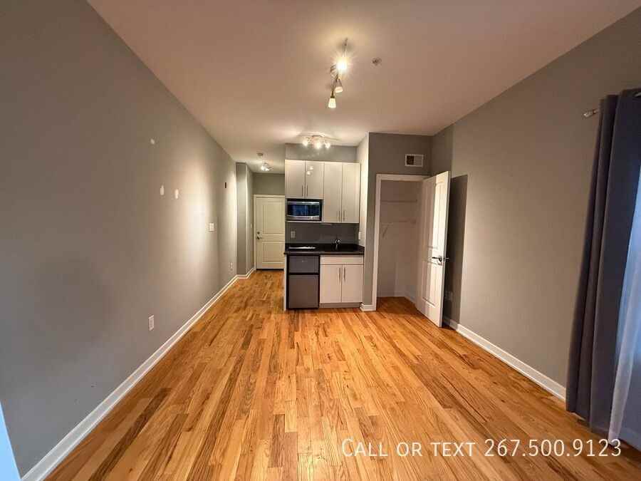 531 N Budd St #1D - Photo 7 of 12