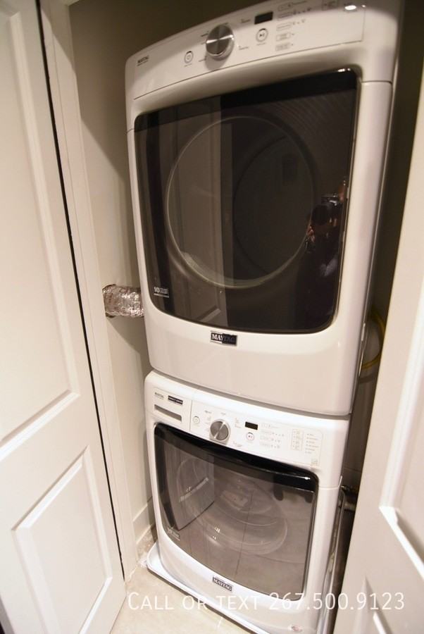 531 N Budd St #3F - Photo 7 of 8