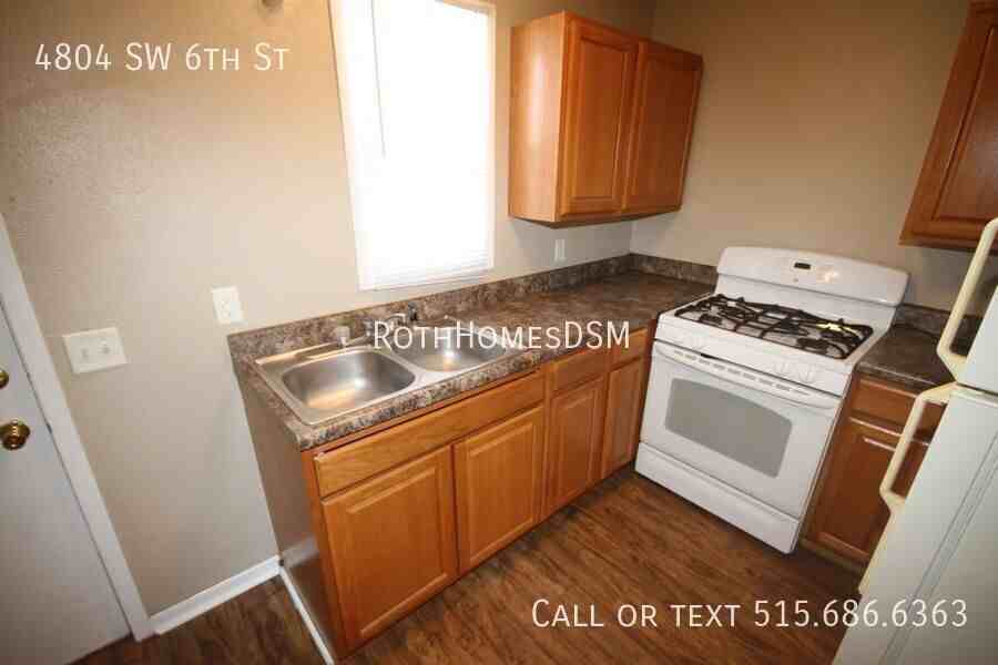 4804 Sw 6th St - Photo 2 of 12