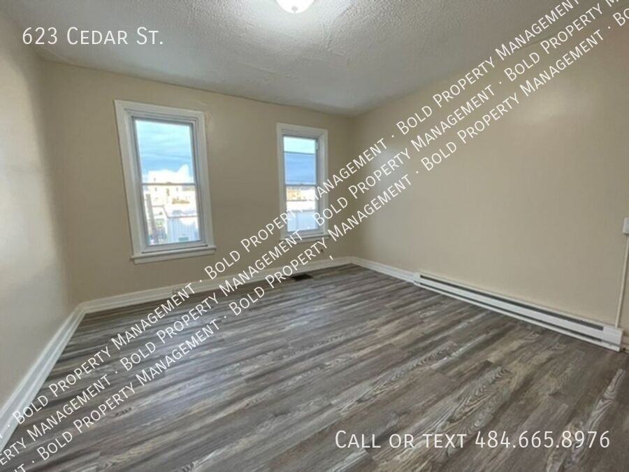 623 Cedar St - Photo 4 of 13