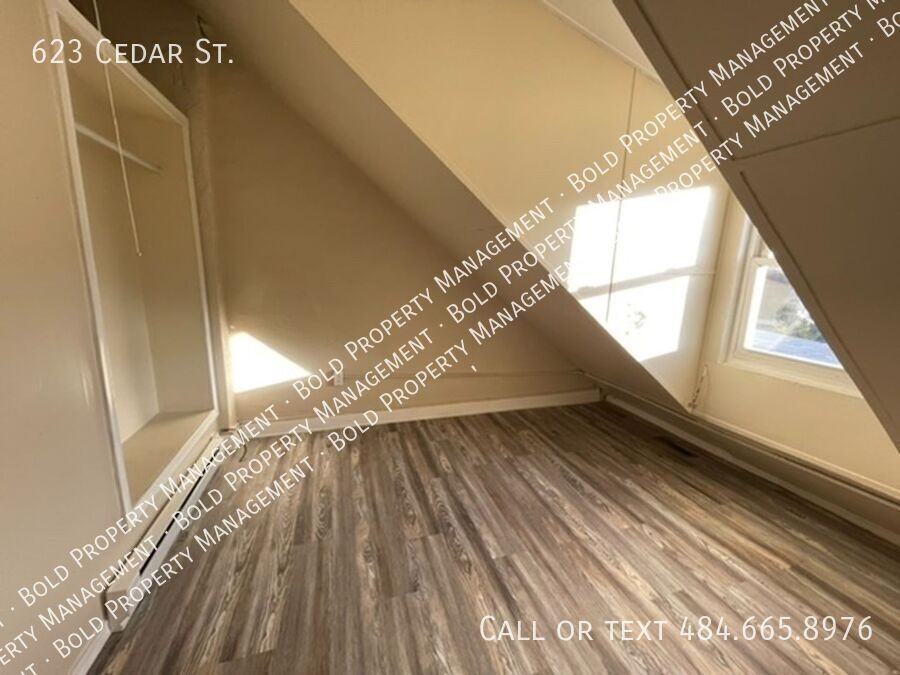 623 Cedar St - Photo 6 of 13