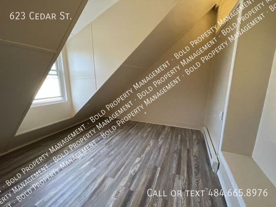 623 Cedar St - Photo 7 of 13