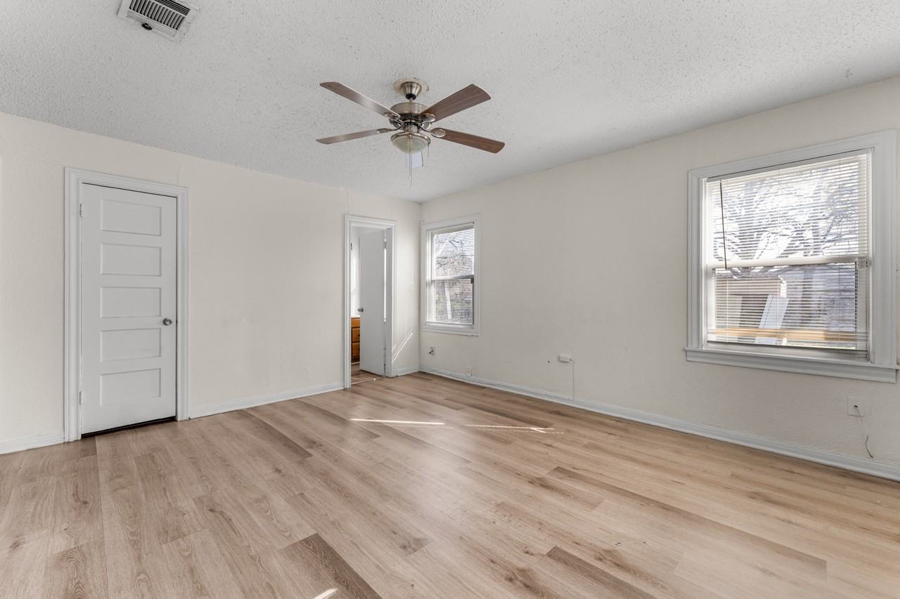 4016 Homan Ave #1 - Photo 5 of 7