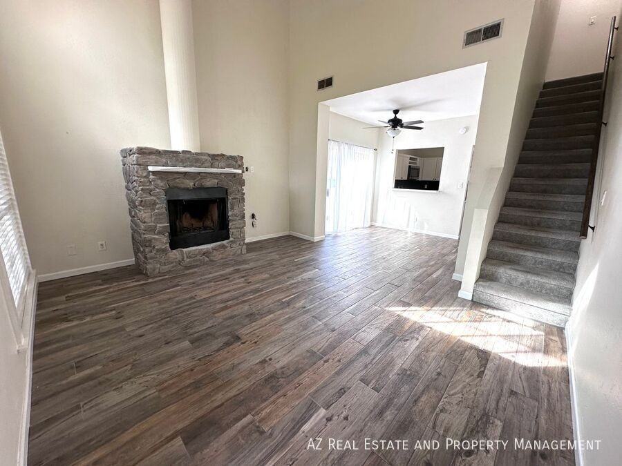 1126 W Elliot Rd #1061