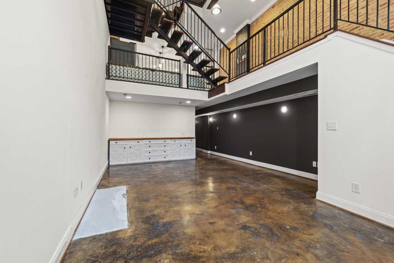 309 E Lafayette Ave - Photo 7 of 28