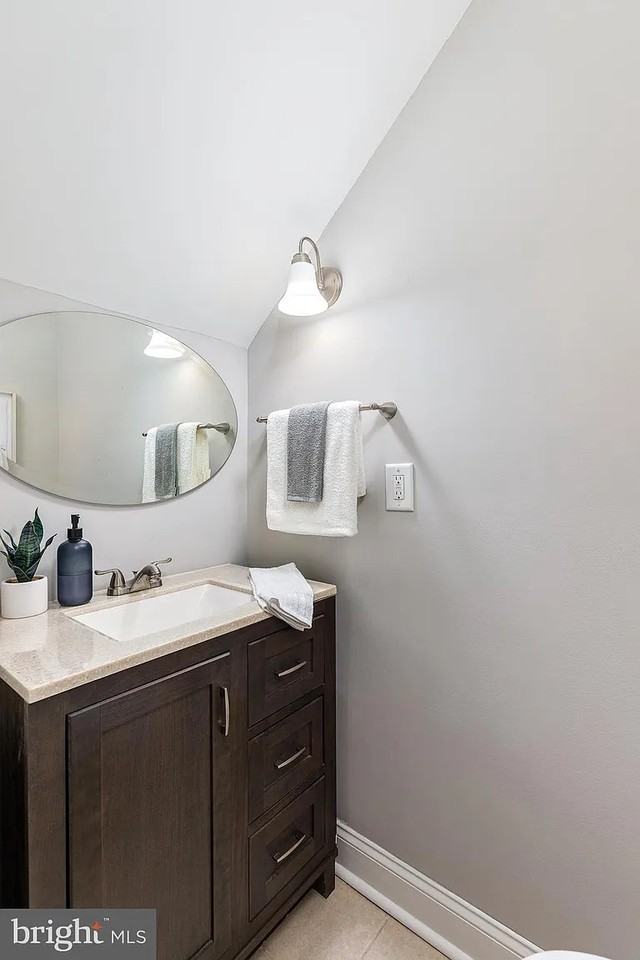 411 S Duncan St - Photo 3 of 19