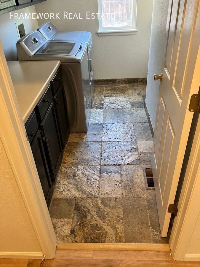 13371 Pearl Cir - Photo 4 of 29