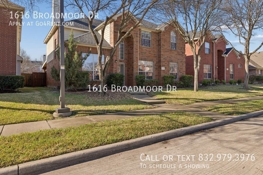 1616 Broadmoor Dr - Photo 2 of 40