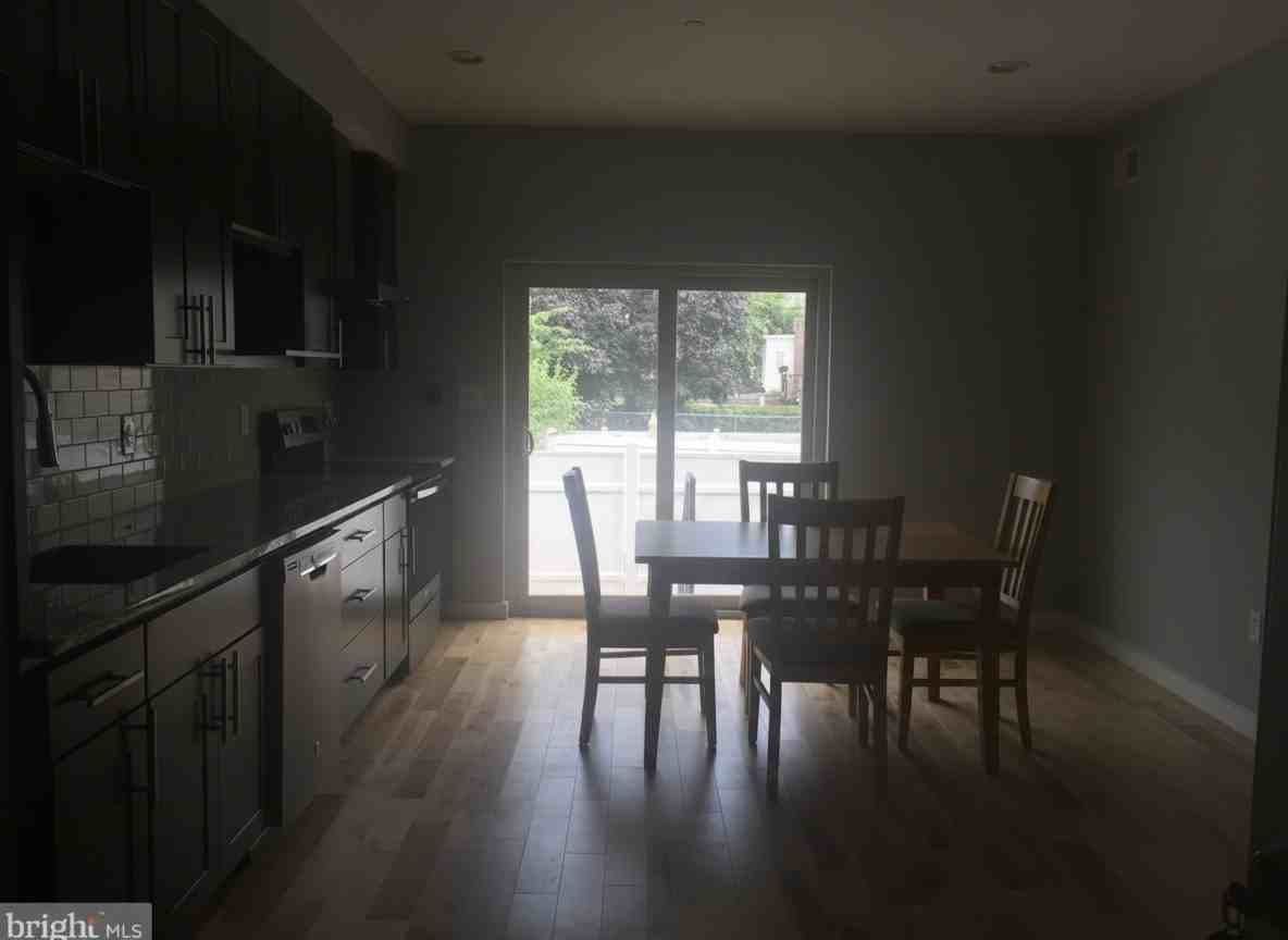 1930 Parrish St - Photo 2 of 11