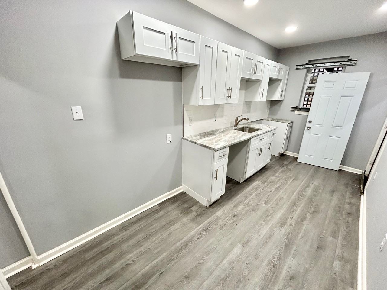 2210 E Sergeant St - Photo 2 of 7