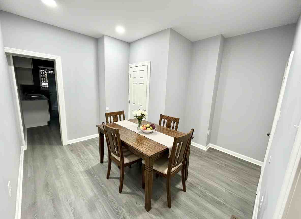 2210 E Sergeant St - Photo 3 of 7