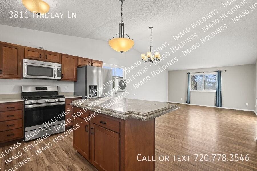 3811 Findlay Ln - Photo 5 of 15