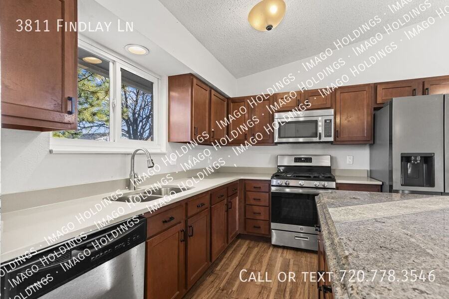 3811 Findlay Ln - Photo 6 of 15