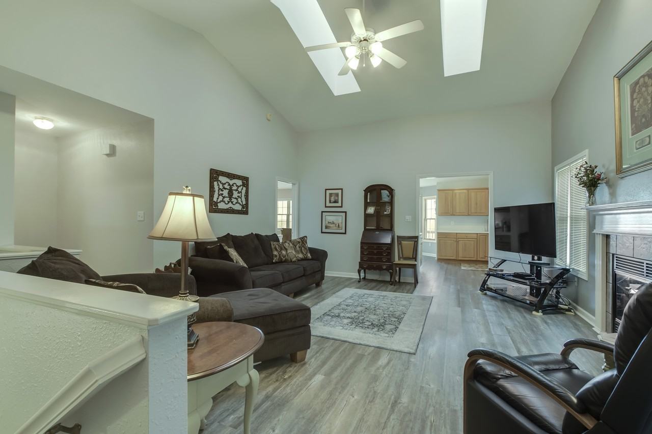 511 Cimarron Cir #1 - Photo 2 of 23