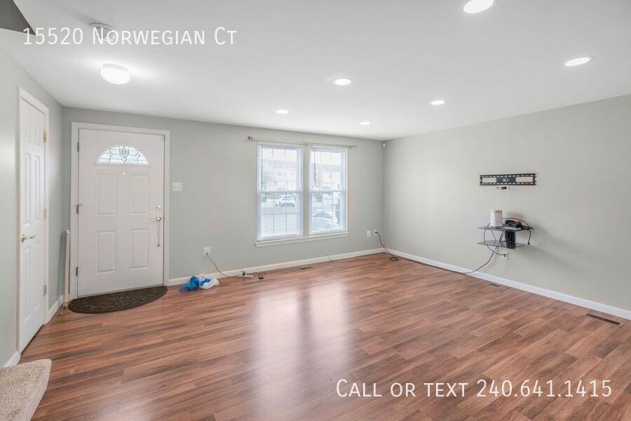 15520 Norwegian Ct - Photo 2 of 12