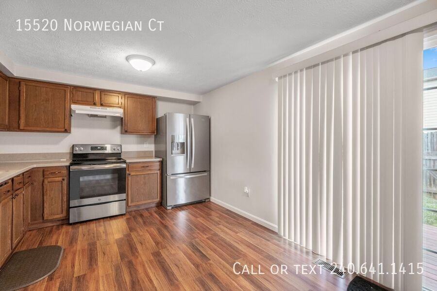 15520 Norwegian Ct - Photo 4 of 12
