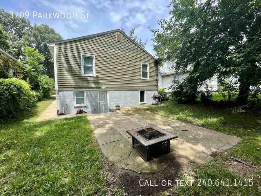3709 Parkwood St - Photo 2 of 18